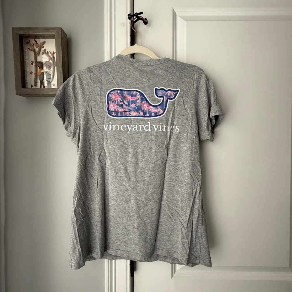 Vineyard Vines Gray Tee with Tropical Whale